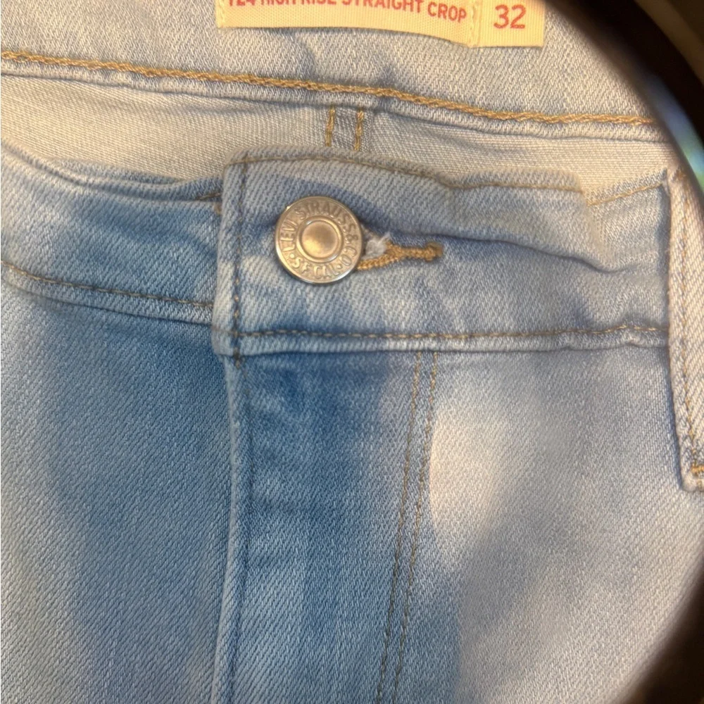 Levi’s 724 Jeans High Rise Straight Crop Light Blue Distressed Size 32